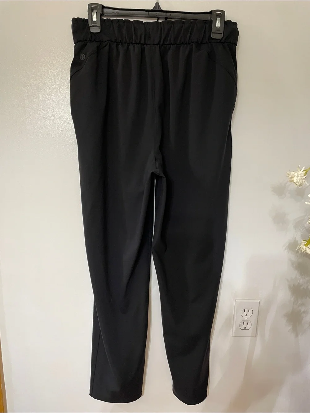 Lululemon Elastic Waist Joggers - Picture 4 of 7
